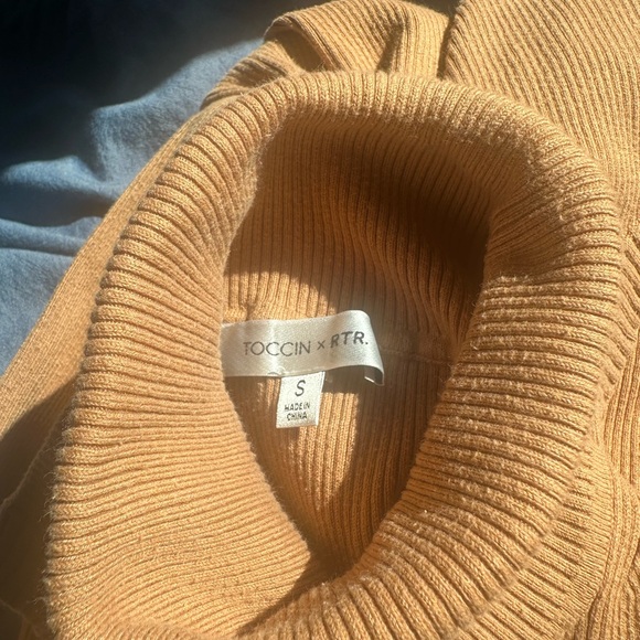 TOCCIN x RTR Chic Tan Midi Dress with Tie-Front - Picture 2 of 16